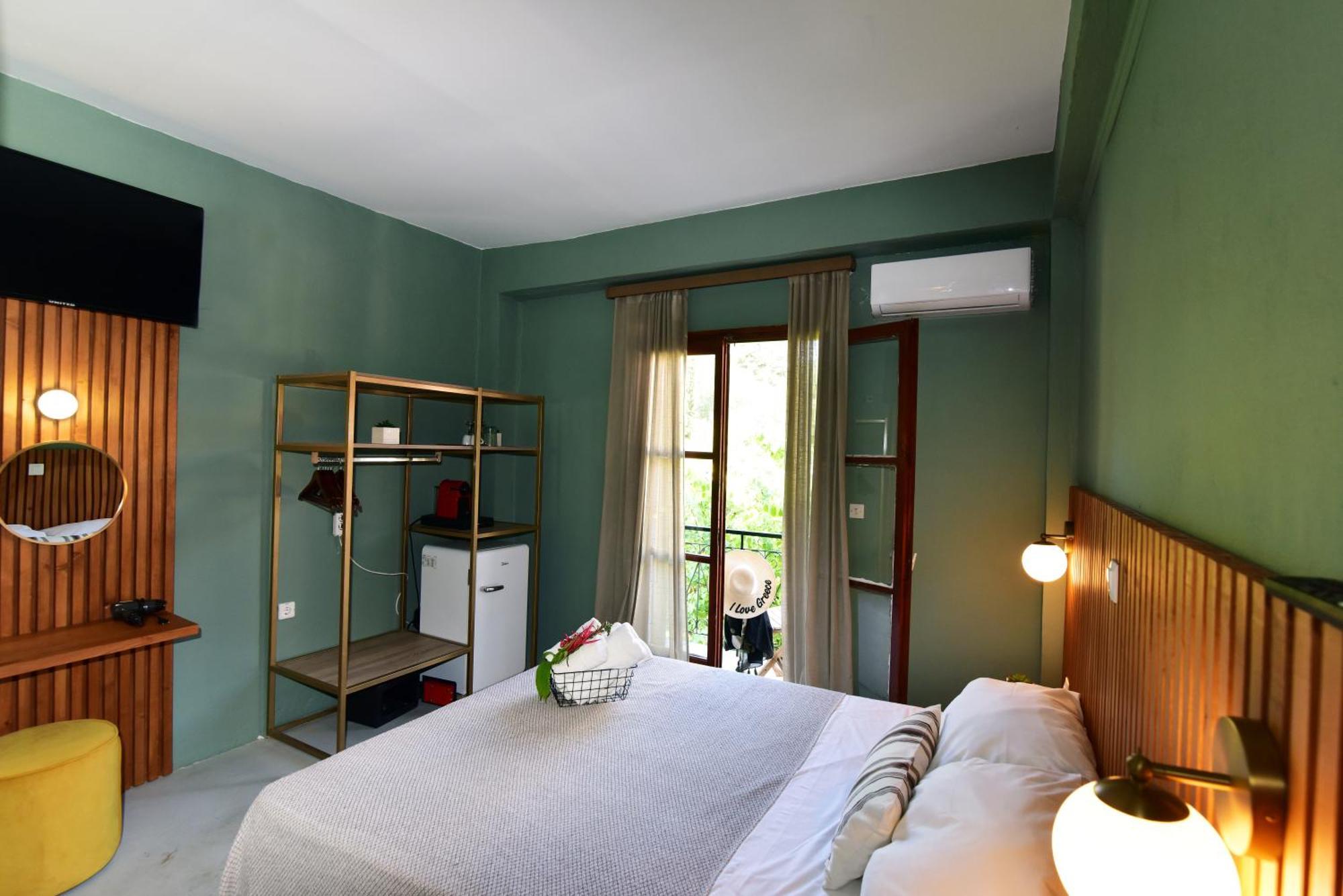 Lord Ape Suites Club Benitses  Ngoại thất bức ảnh